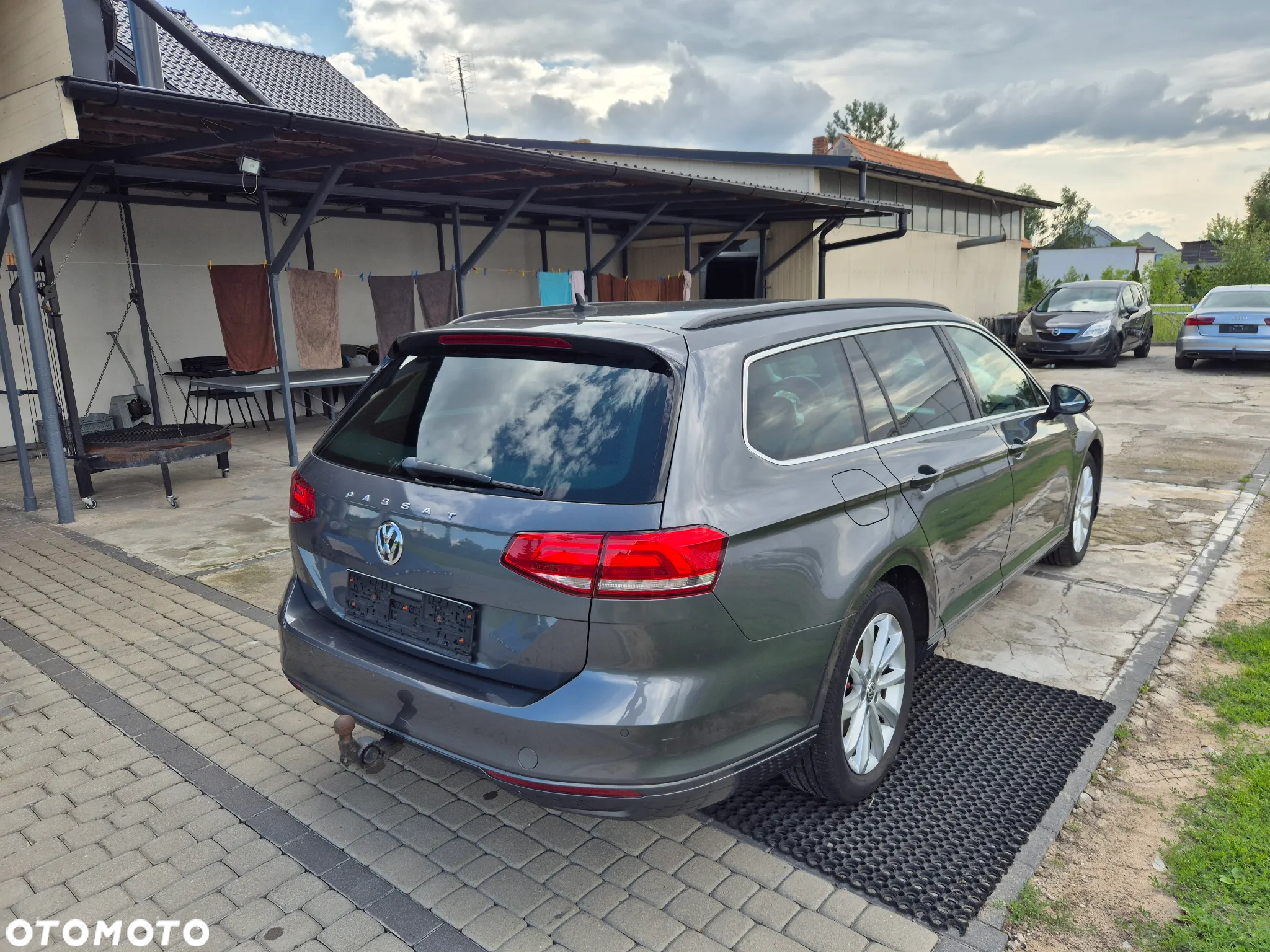 Volkswagen Passat - 4