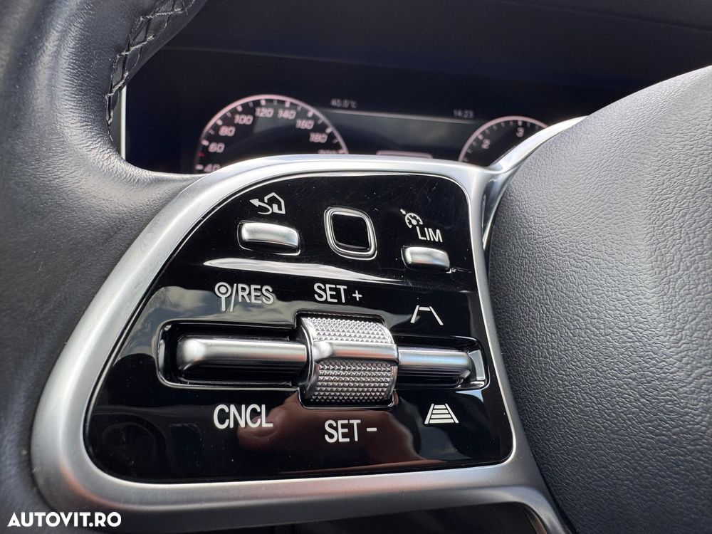 Mercedes-Benz E 220 d 4MATIC Aut. - 24