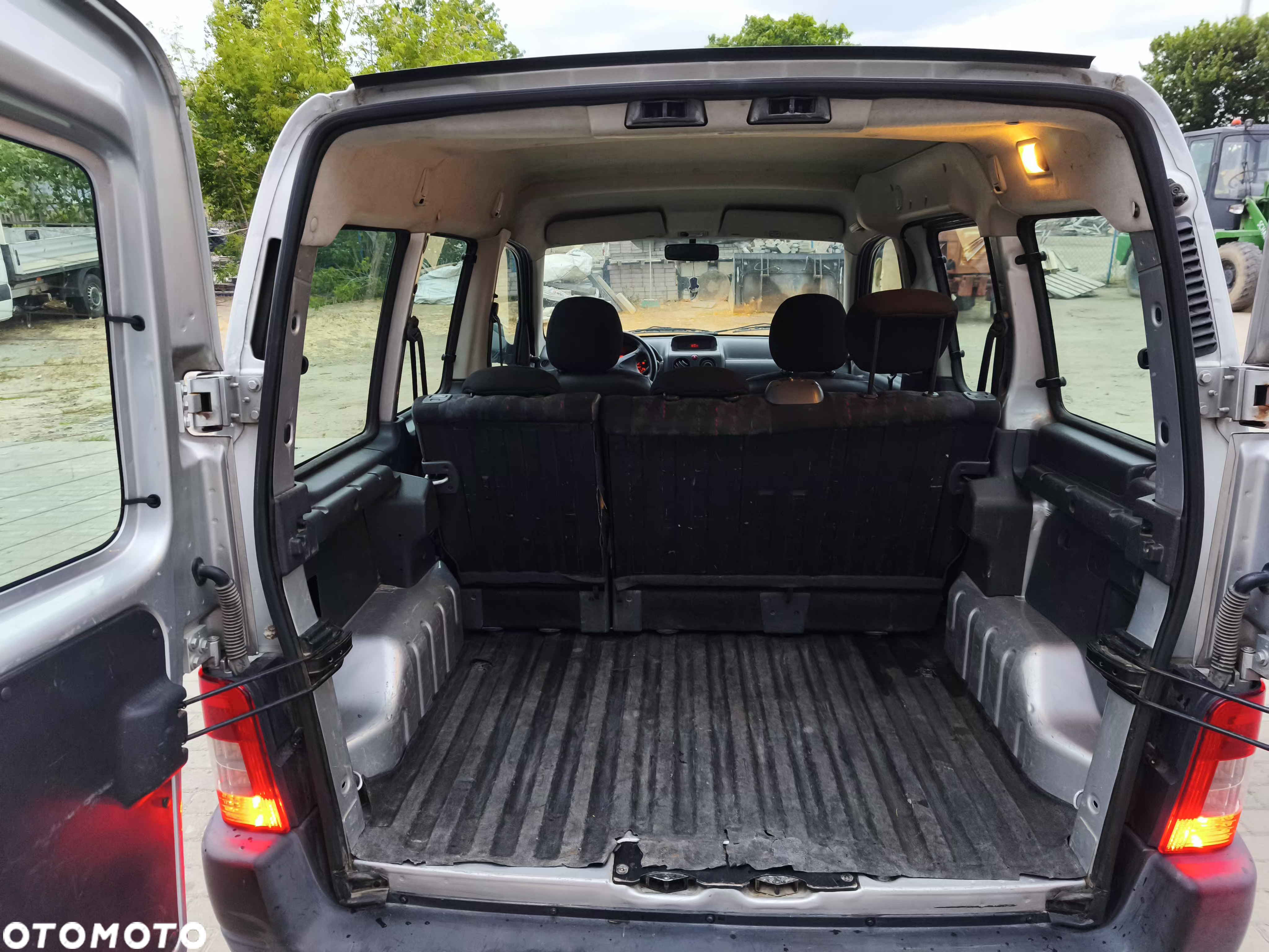 Citroën Berlingo II 1.6 HDi X - 11