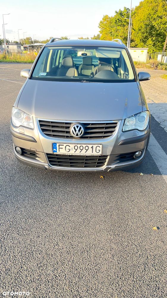 Volkswagen Touran 2.0 TDI DPF Cross - 2