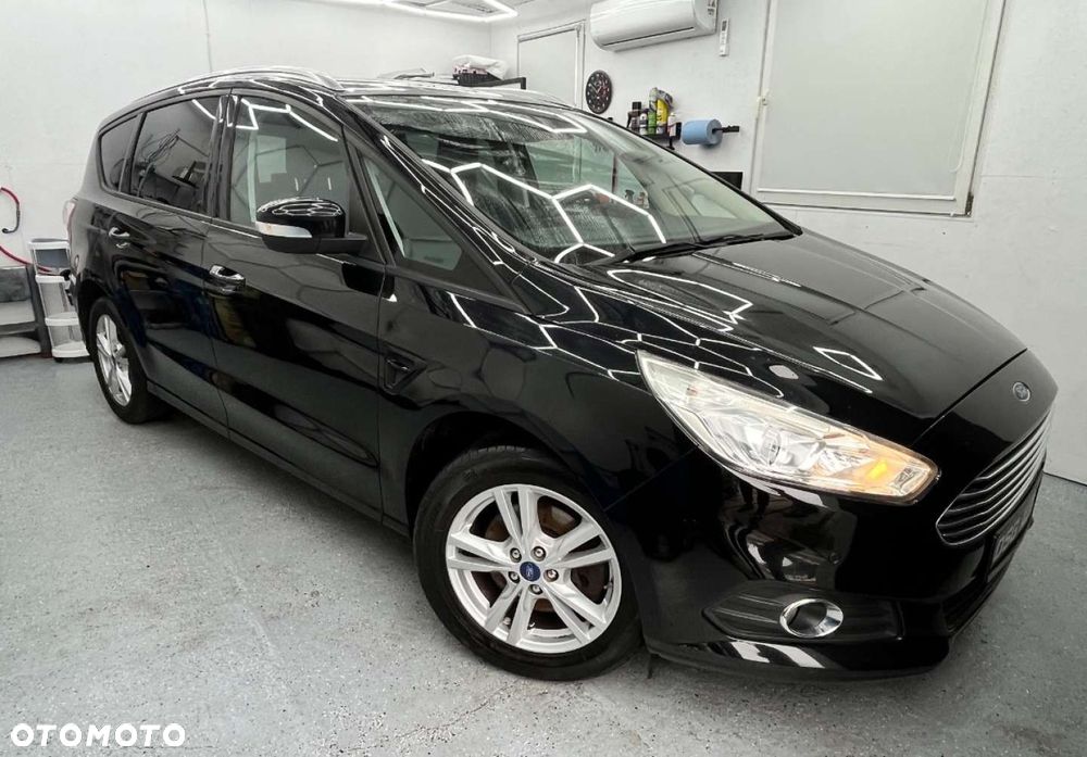 Ford S-Max - 11