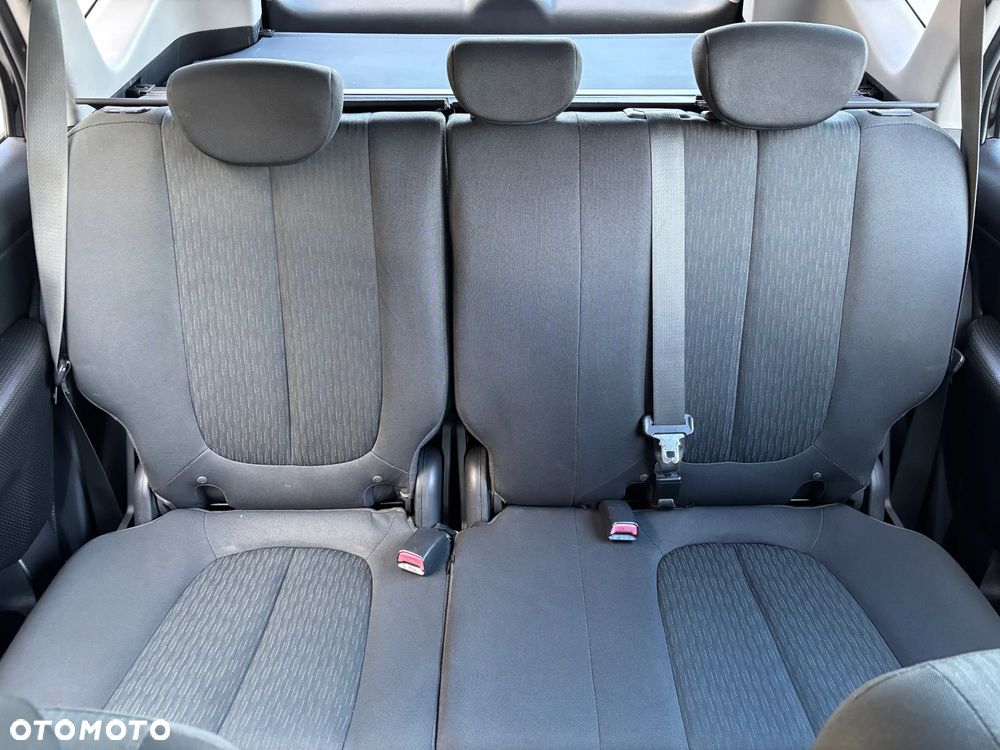 Kia Carens 1.6 Tour - 23