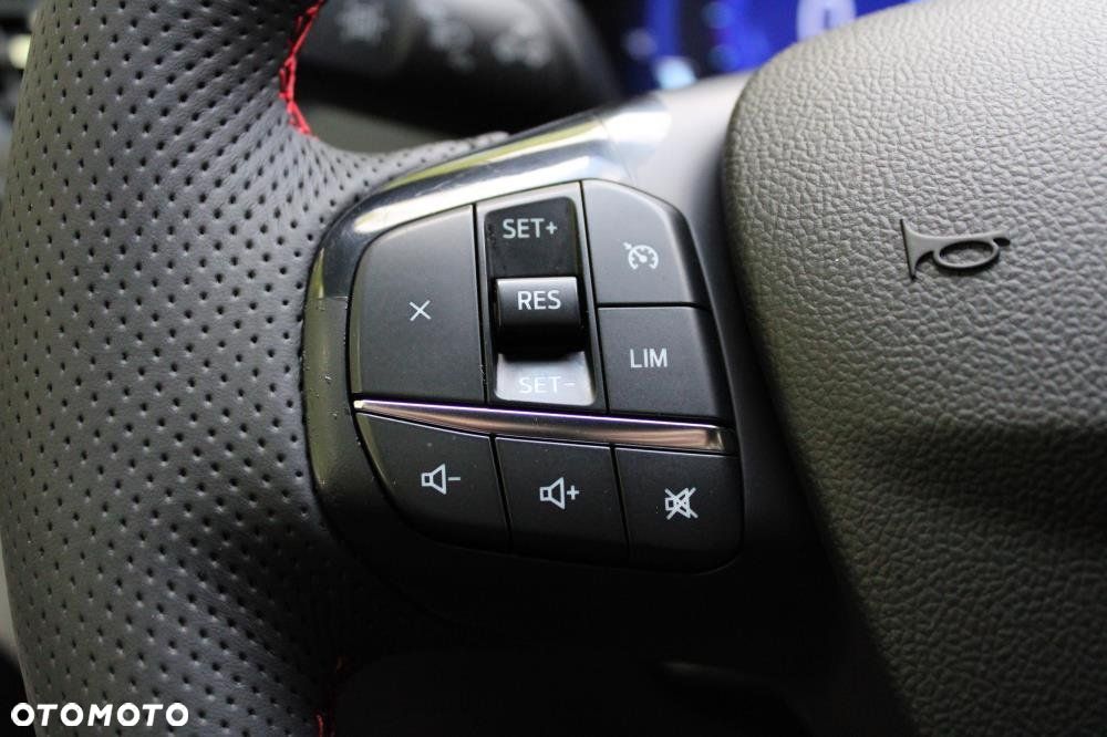 Ford Kuga - 13
