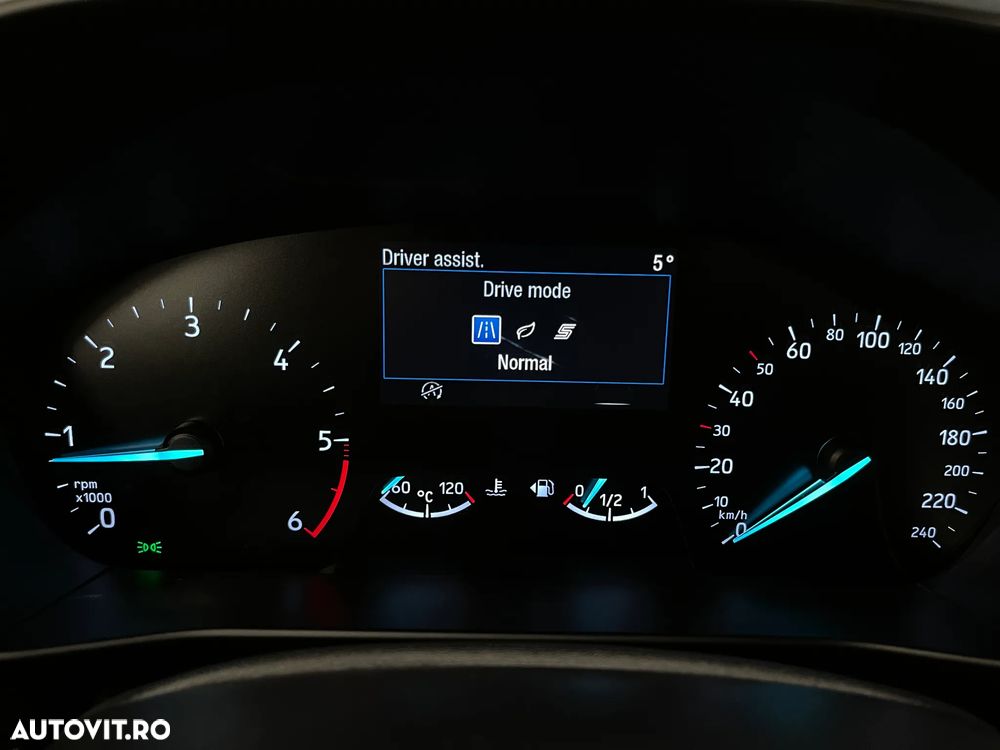 Ford Focus 1.5 EcoBlue Connected - 19