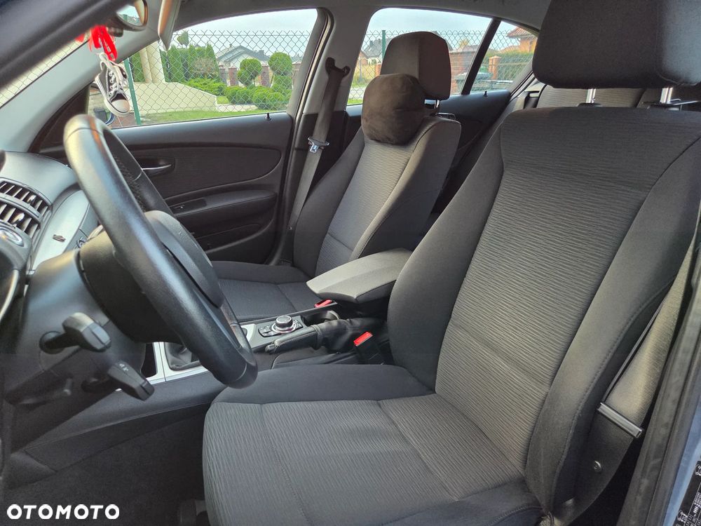 BMW Seria 1 116i - 26
