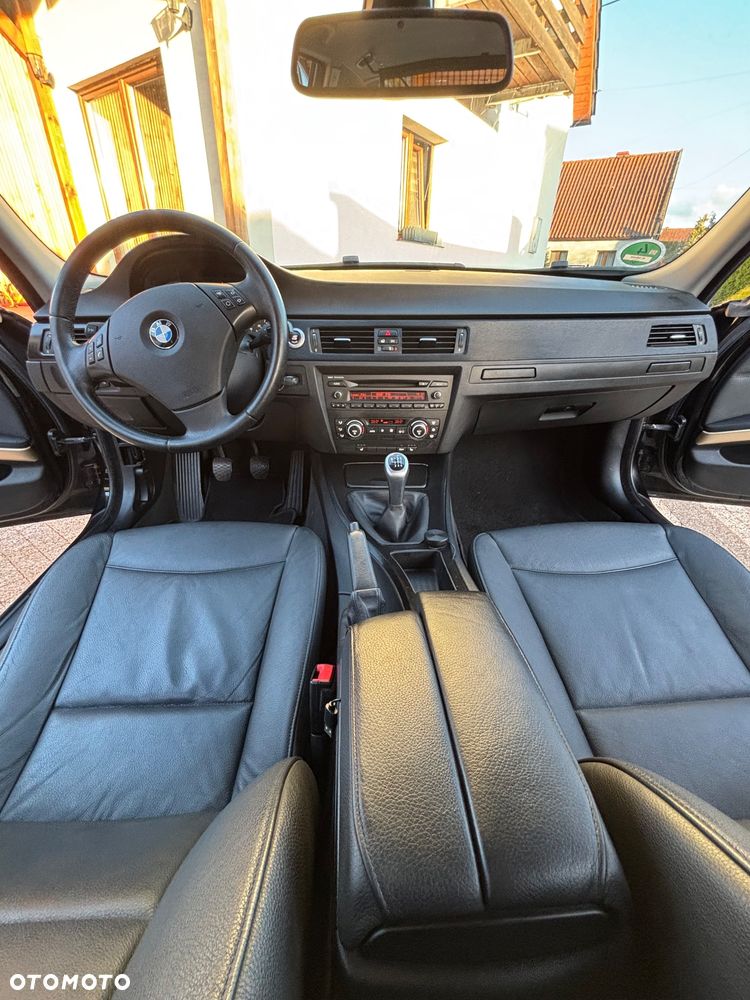 BMW Seria 3 318i Edition Exclusive - 13