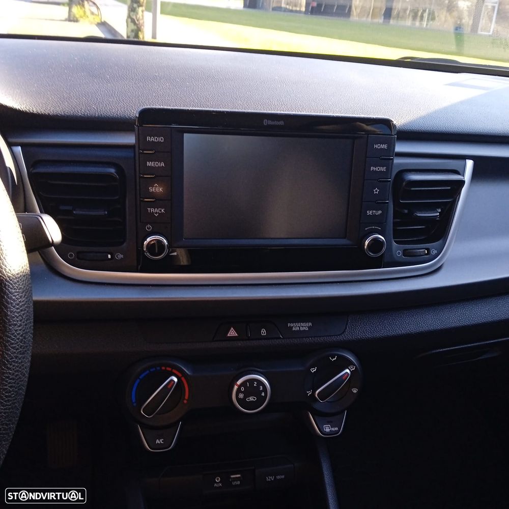 Kia Rio - 8