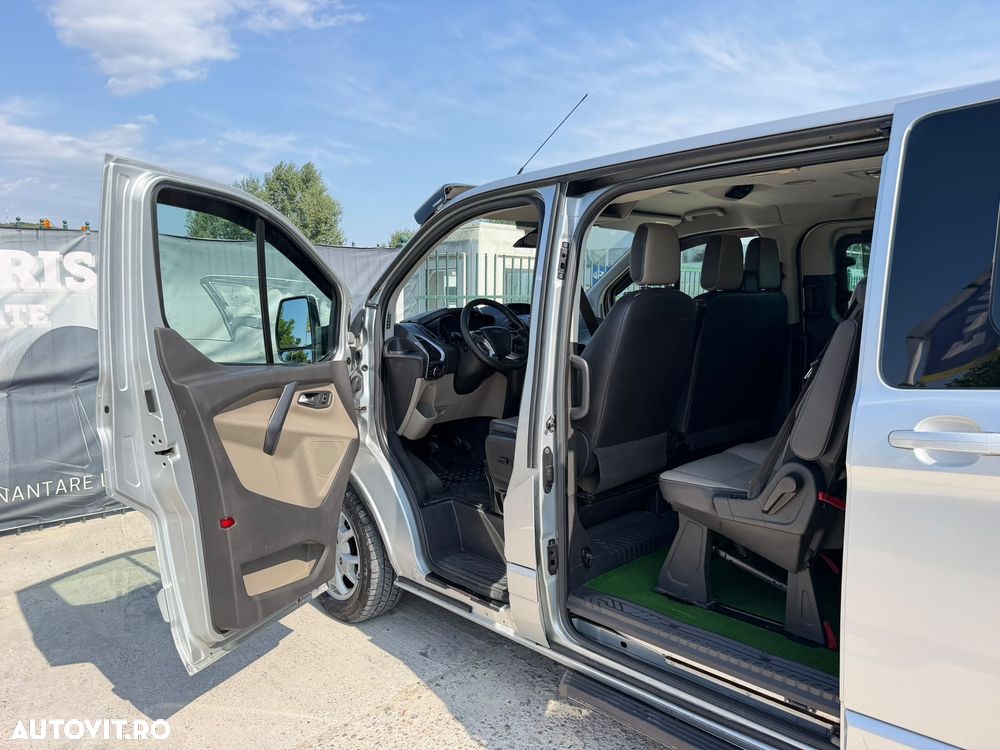 Ford Tourneo Custom - 19
