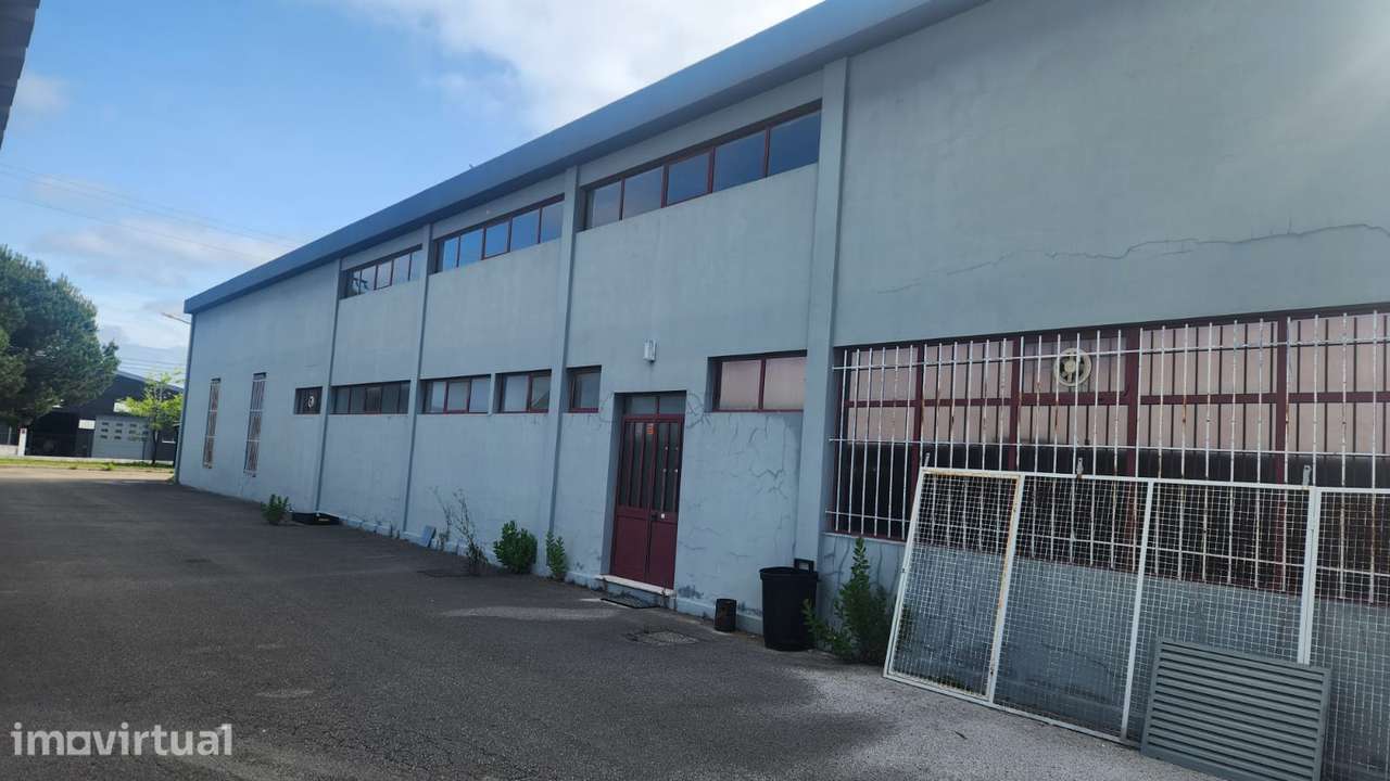Pavilhão zona Ind., 1500m2, Casal da Lebre, M. Grande (Opção  compra). - Grande imagem: 2/24