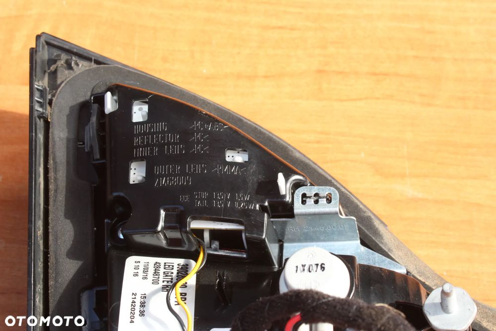 LAMPA PRAWY TYŁ PRAWA TYLNA W KLAPĘ LED OPEL ZAFIRA C EUROPA 39028600 - 7