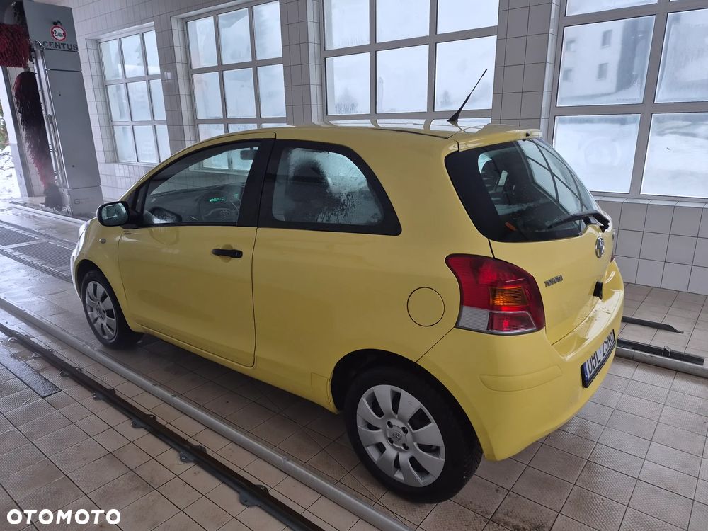 Toyota Yaris 1.0 Terra A/C - 3