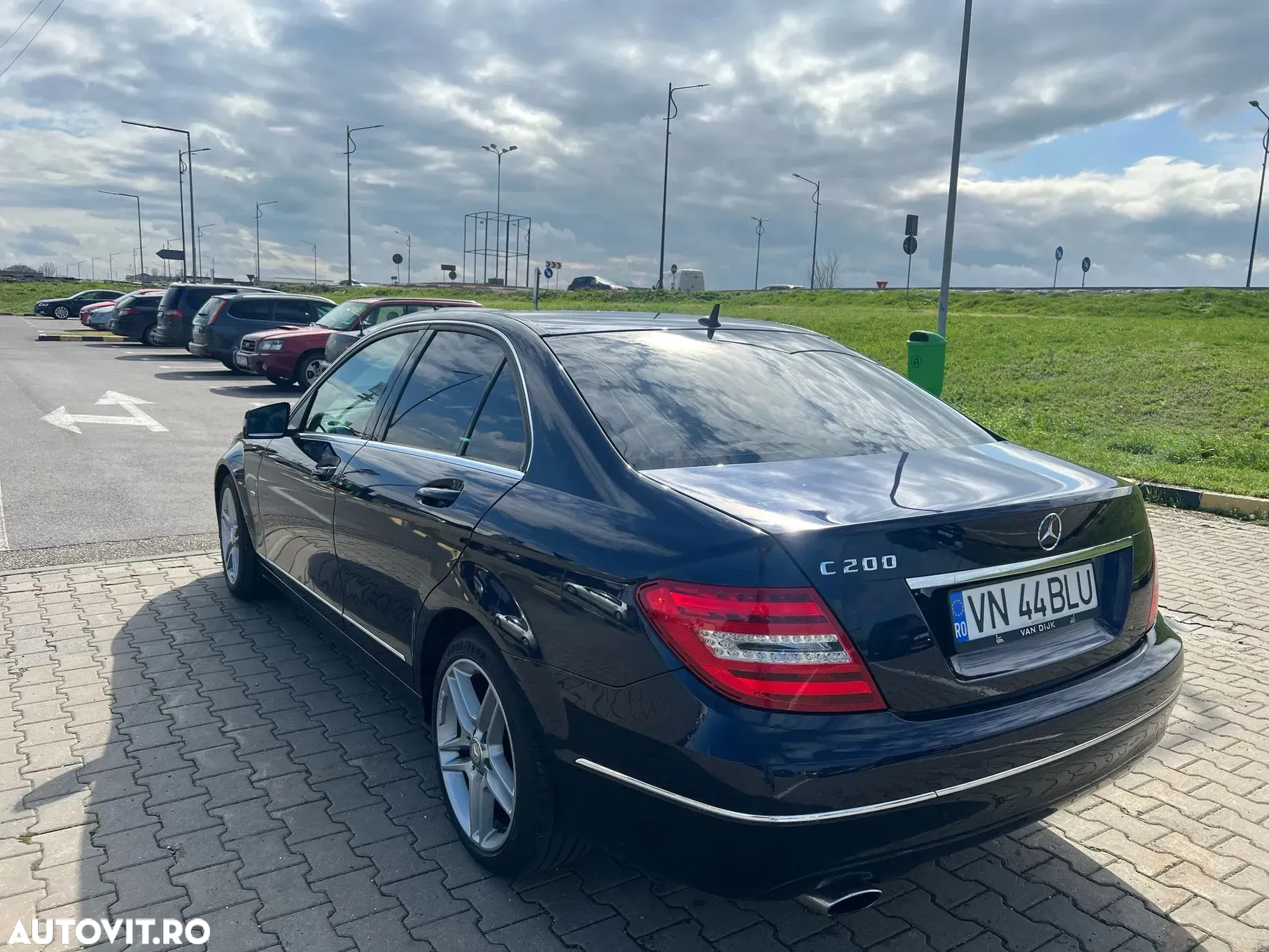 Mercedes-Benz C 200 T (BlueEFFICIENCY) 7G-TRONIC Avantgarde - 4