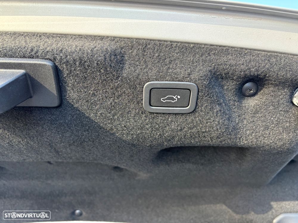 Jaguar XE 2.0 D R-Sport Aut. - 34