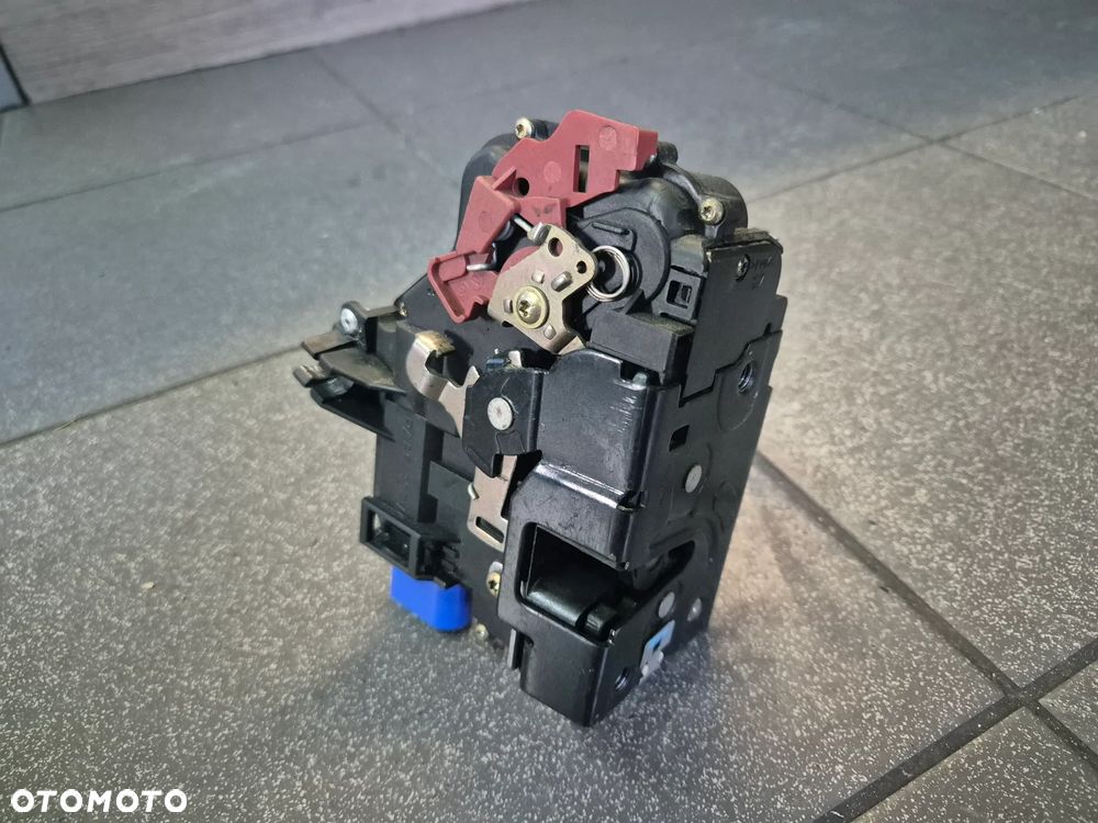 ZAMEK DRZWI PRZEDNI PRAWY PASAŻERA 3D1837016 VW GOLF 5 TOURAN TOUAREG AUDI SEAT SKODA OCTAVIA 2 WYSYŁKA !!! - 1