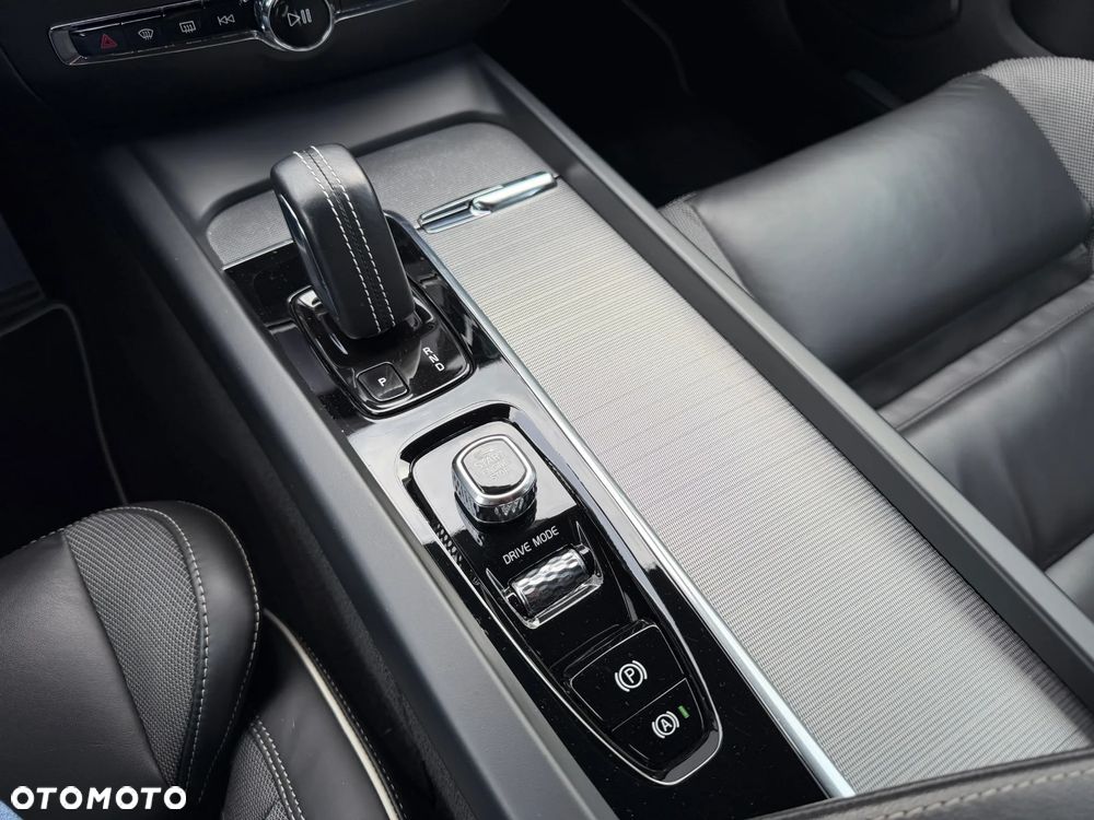 Volvo S60 B4 B R-Design - 16