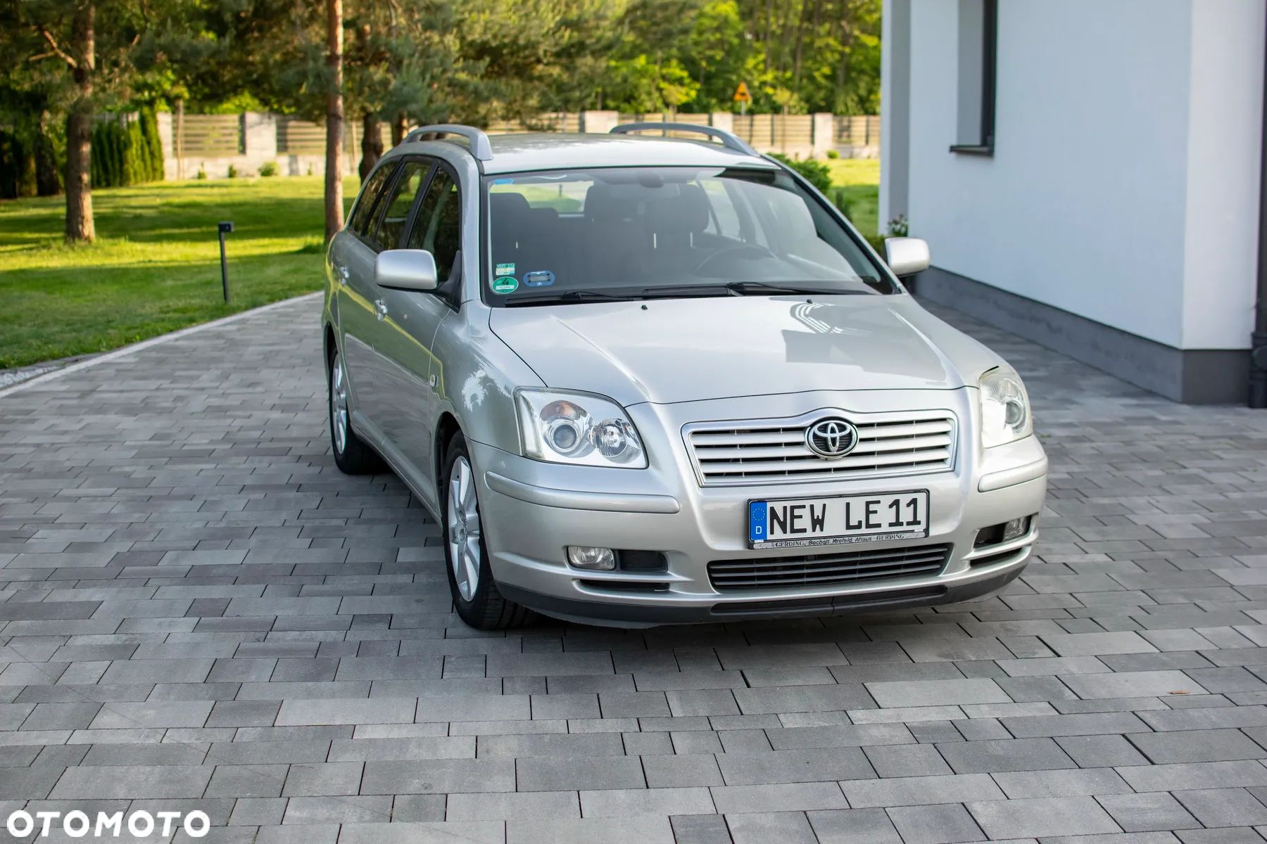 Toyota Avensis - 1
