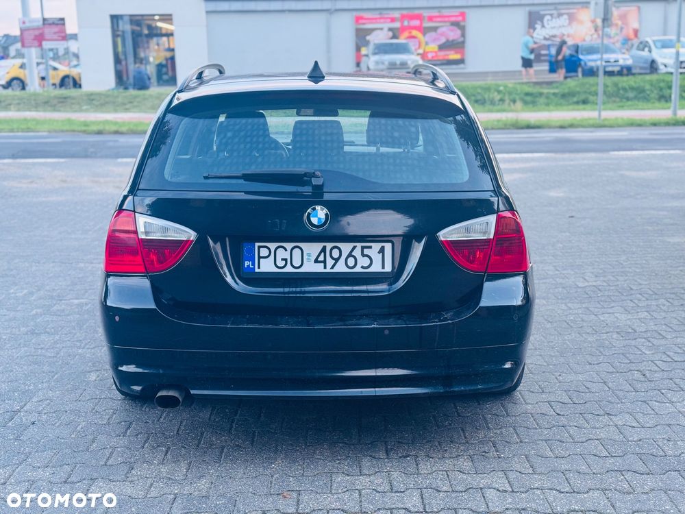 BMW Seria 3 318d - 4