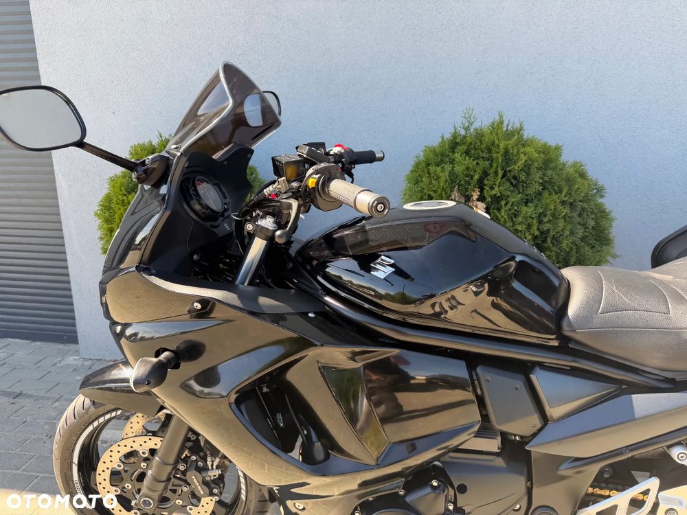 Suzuki GSX - 30