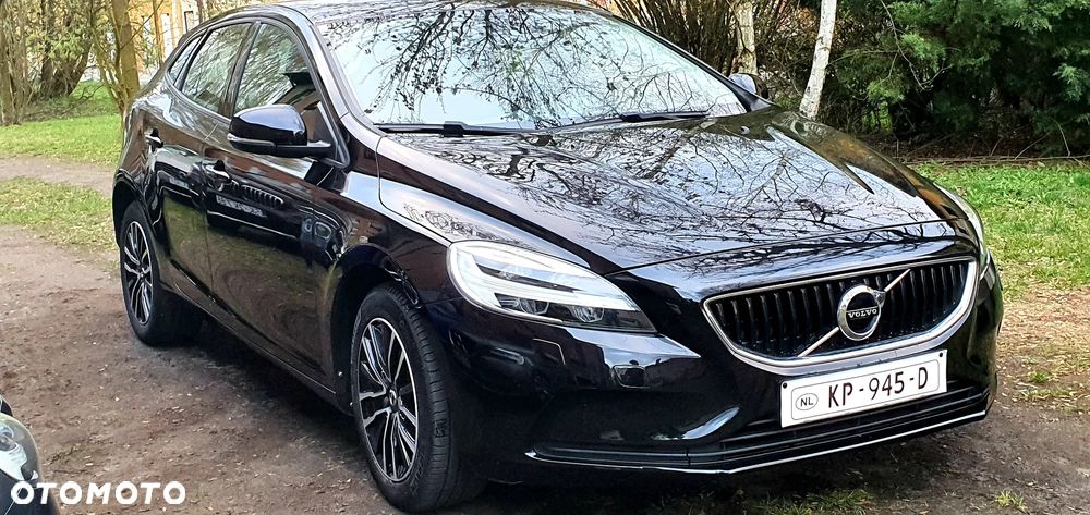 Volvo V40 D2 Momentum - 1