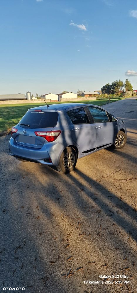 Toyota Yaris Hybrid 100 Premium EU6 - 13