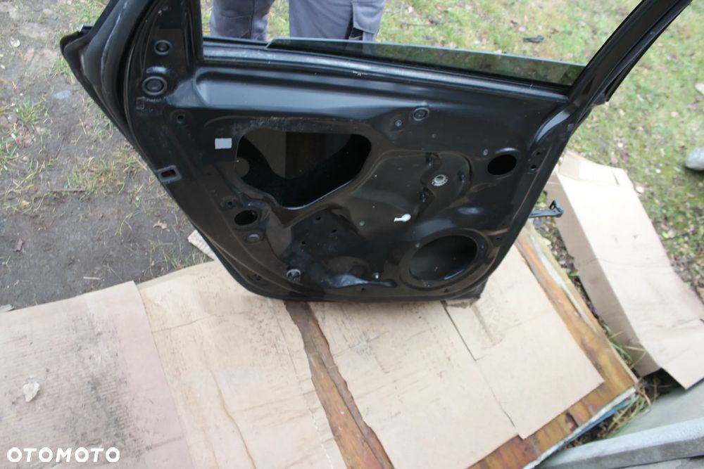 DRZWI TYLNE LEWE AUDI A6 C7 AVANT LY7G 2015 - 23