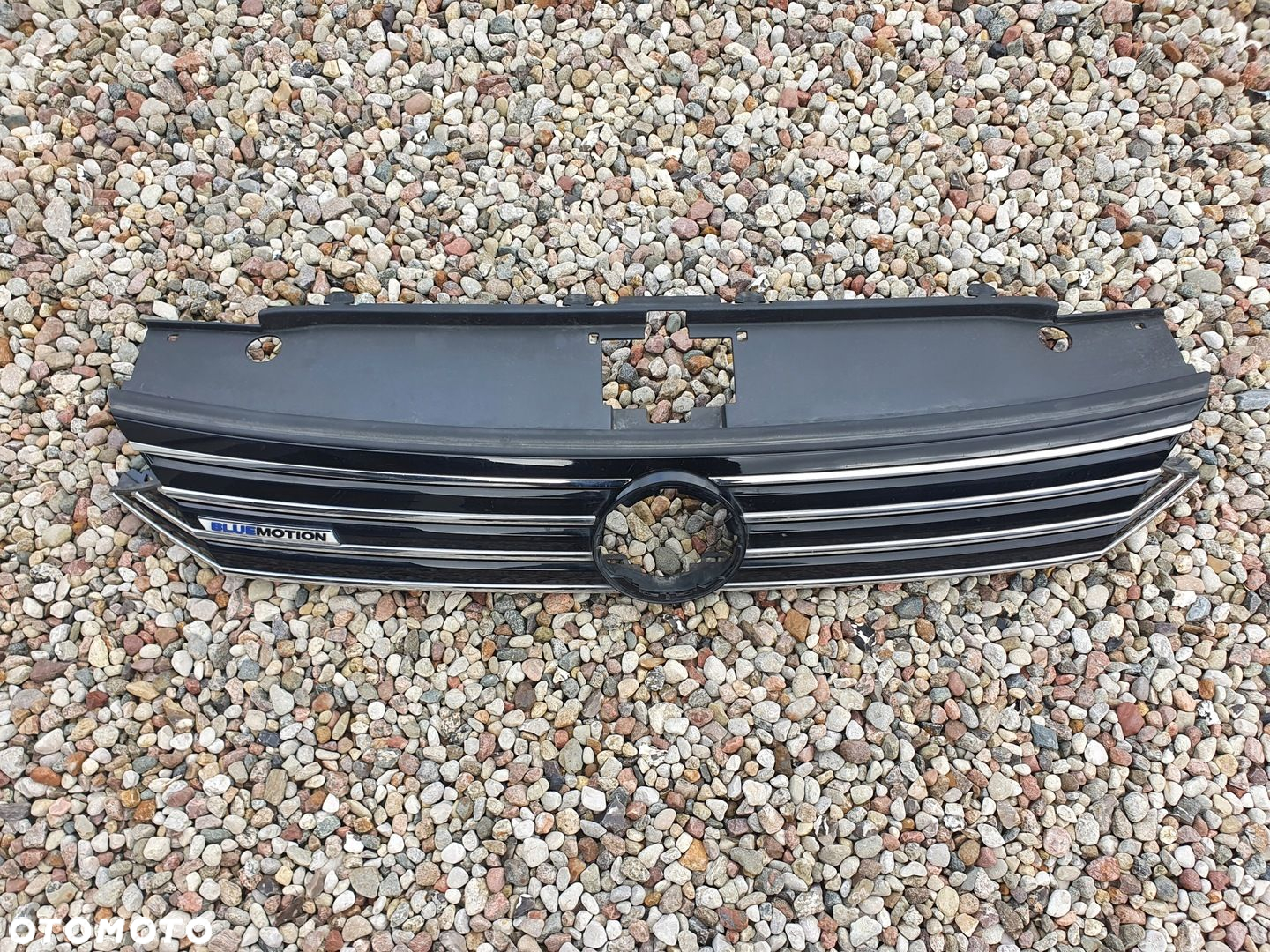 Grill atrapa VW Passat B8 rok 15-19 - 2
