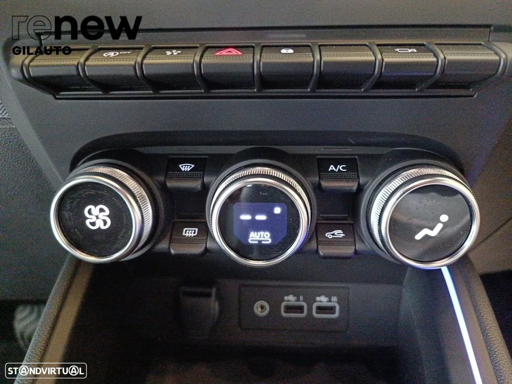 Renault Clio 1.0 TCe Techno Bi-Fuel - 19