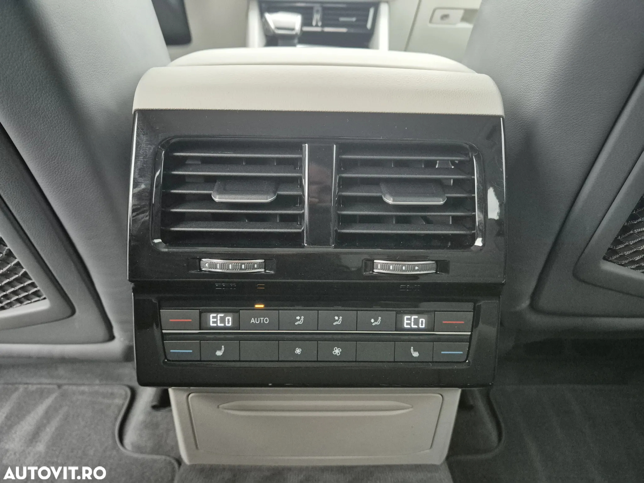 Volkswagen Touareg - 12