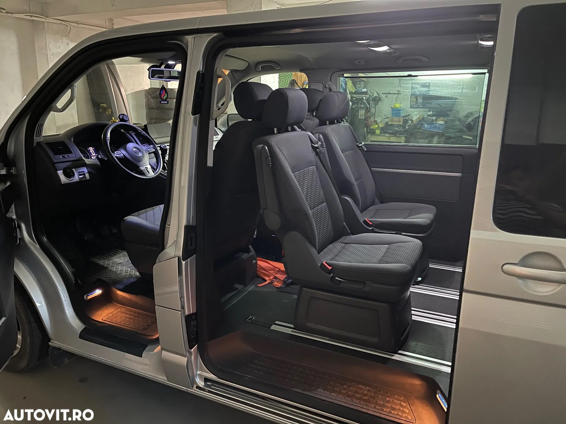 Volkswagen Multivan - 13