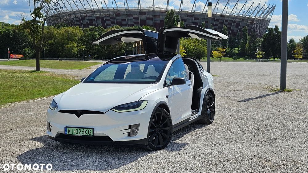 Tesla Model X - 2