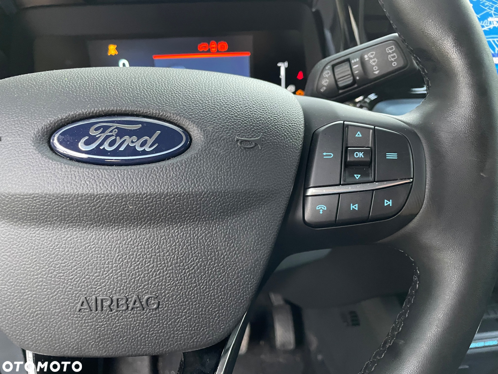 Ford Tourneo Courier 1.0 EcoBoost ACTIVE - 11