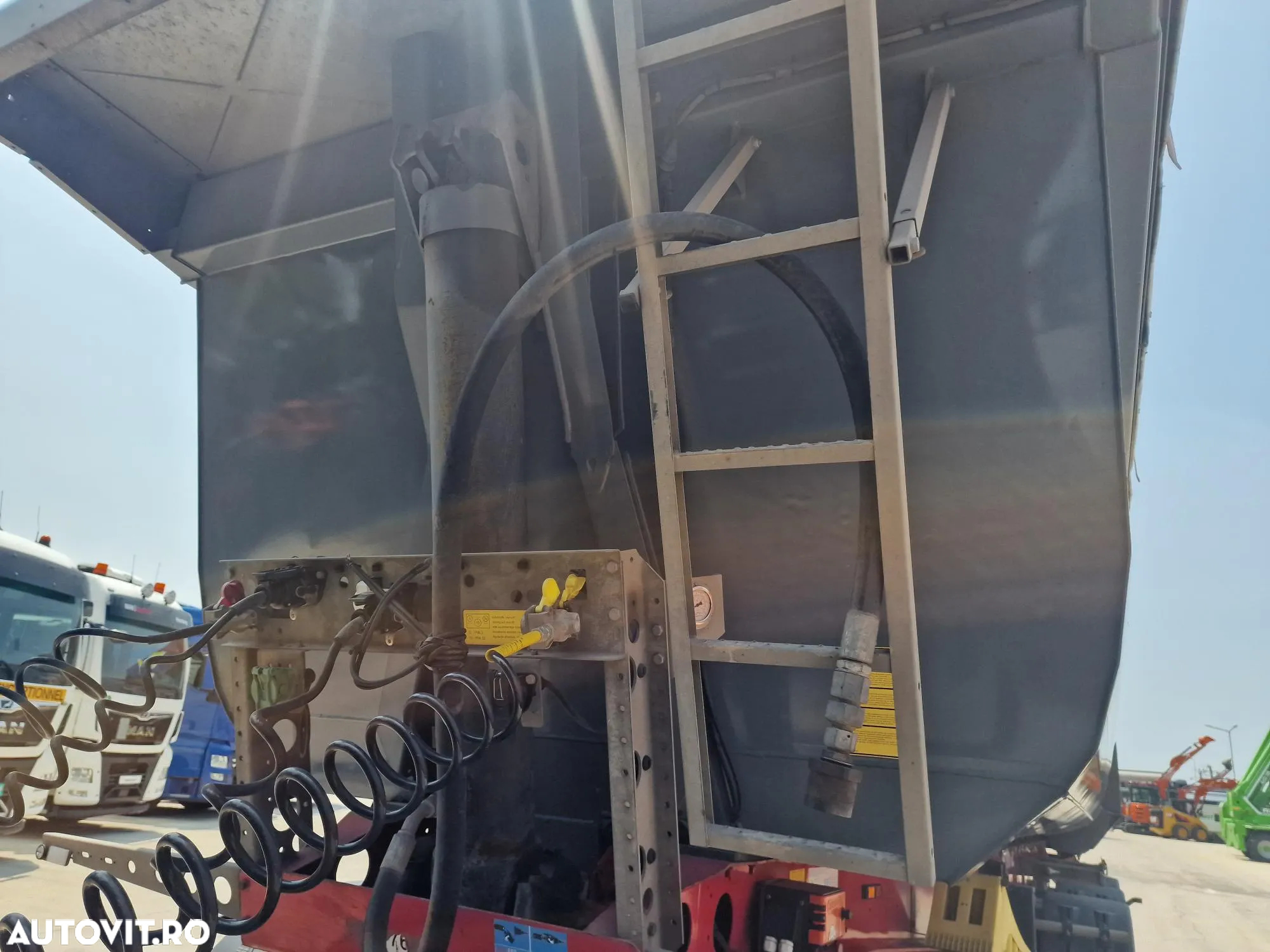 Schmitz Cargobull SKI 8.2, 28mc, Prelata CULISANTA automat, jante ALUMINIU, Anv 70% ok, otel, arata si ruleaza FOARTE BIINE, posibilitate leasing 4 ani-PROMOTIE 22900 EUR+Tva - 22