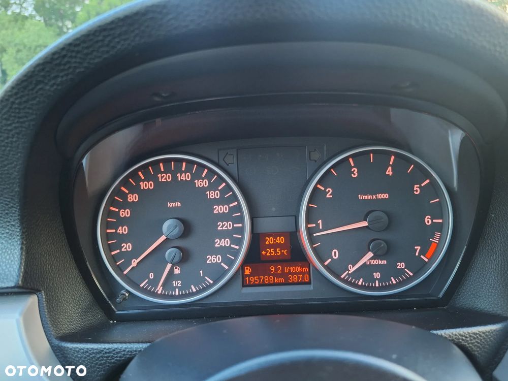 BMW Seria 3 320i - 14