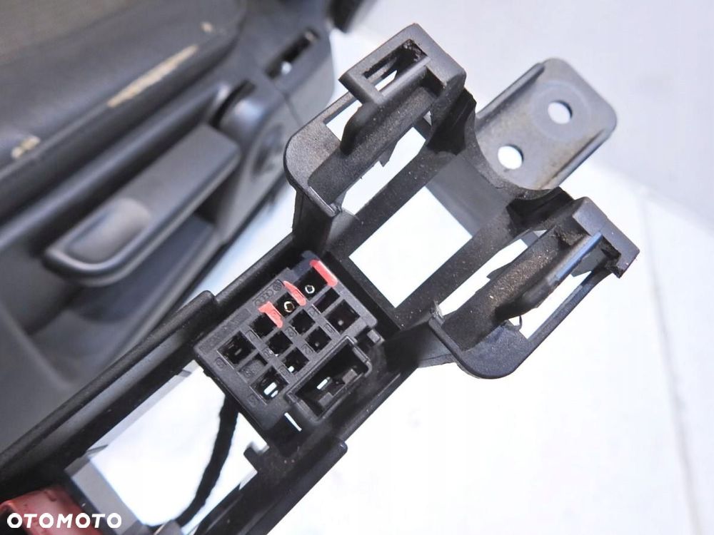 FOTEL LEWY PRZÓD AUDI A6 C6 - 6