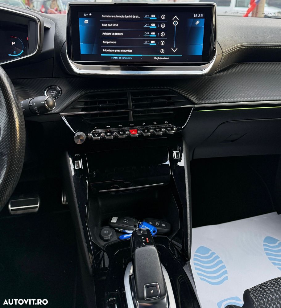 Peugeot 2008 PureTech 130 EAT8 GT Pack - 35