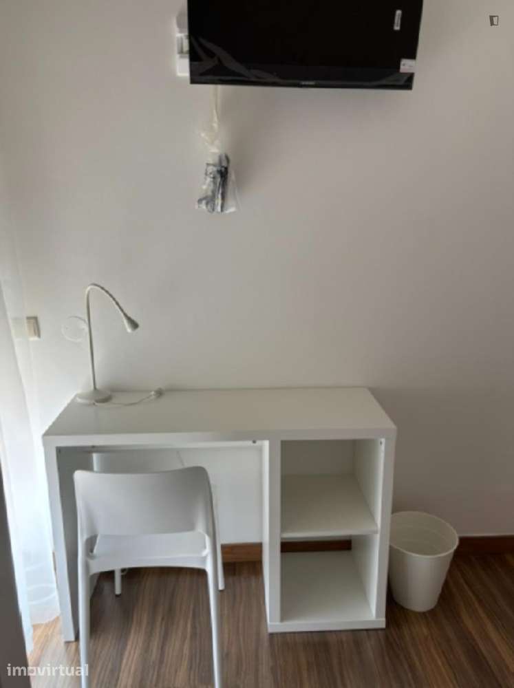 Quarto - localizado em Carnide Lisbon - Grande imagem: 5/10