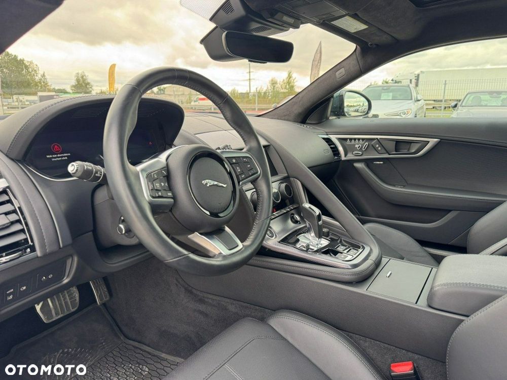 Jaguar F-Type Coupe P450 R-Dynamic - 11