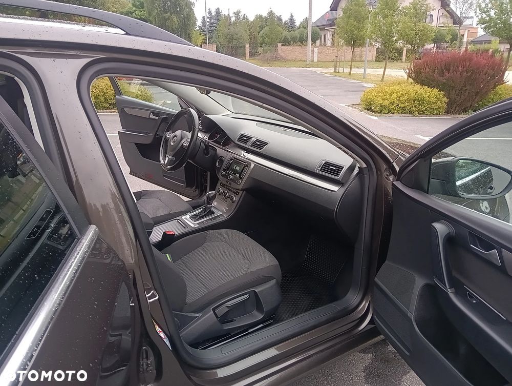Volkswagen Passat 2.0 TDI Comfortline DSG - 19