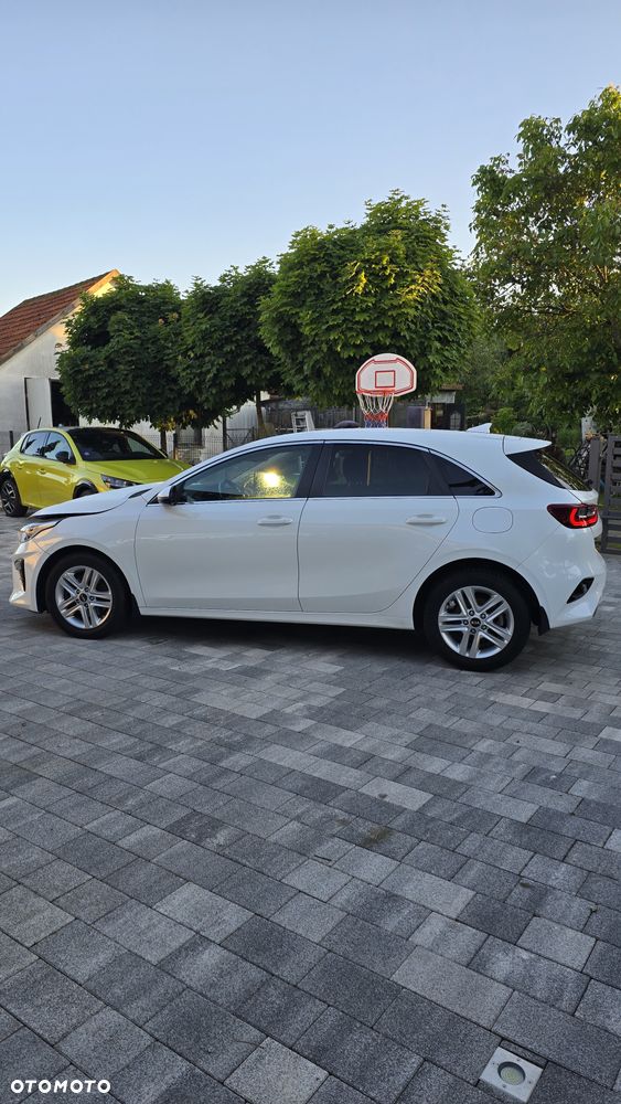 Kia Ceed 1.6 CRDi mHEV Business Line - 4