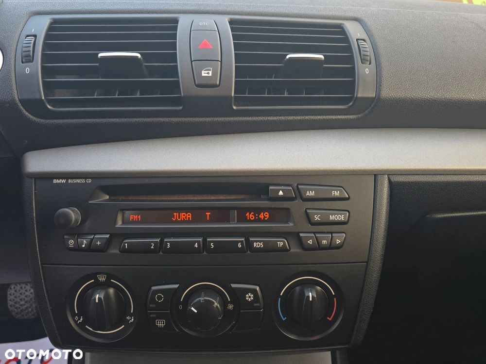 BMW Seria 1 116i - 22