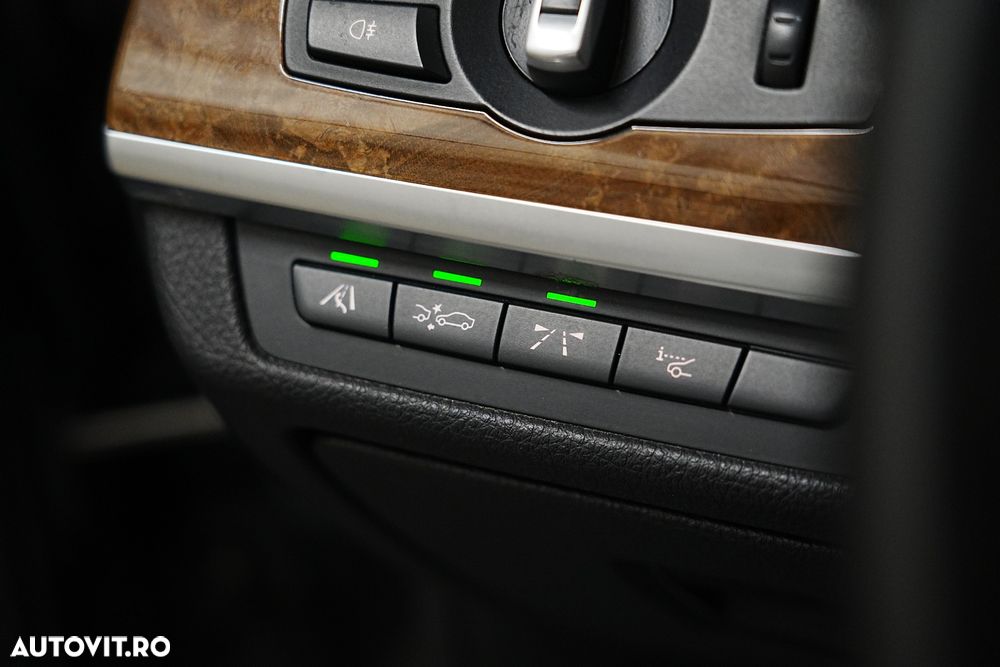 BMW Seria 7 - 30