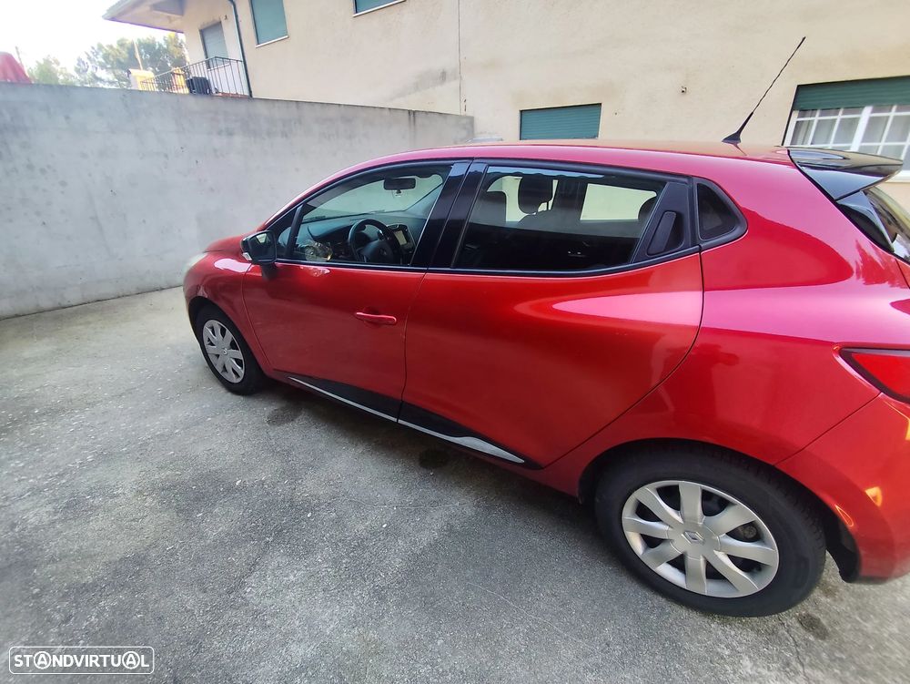 Renault Clio 1.2 16V Confort - 2