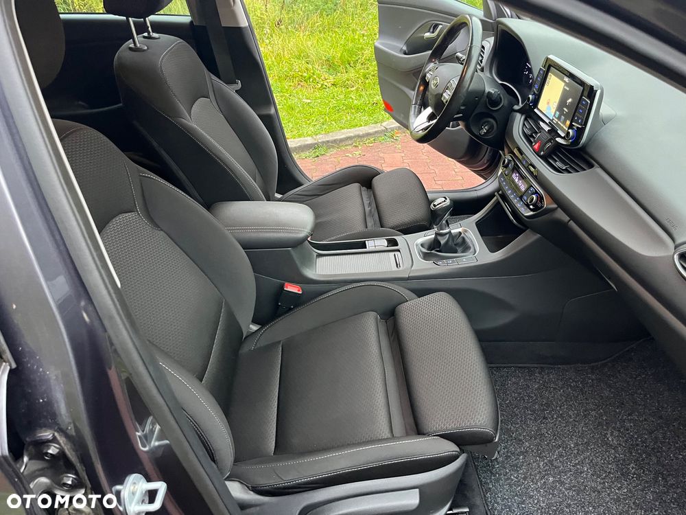 Hyundai i30 1.6 CRDI 48V-Hybrid Trend - 16