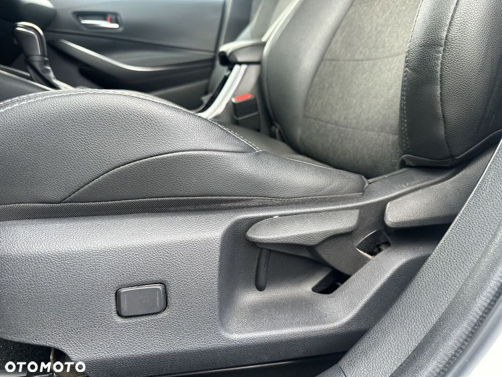 Toyota Corolla 1.8 Hybrid Style - 32