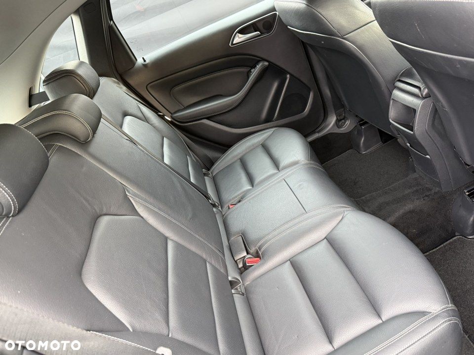 Mercedes-Benz Klasa B 180 (BlueEFFICIENCY) 7G-DCT - 34