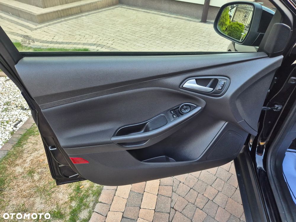 Ford Focus 1.6 Ambiente - 32