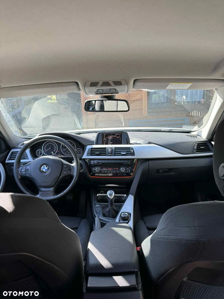 BMW Seria 3 318d Sport Line EU6 - 6