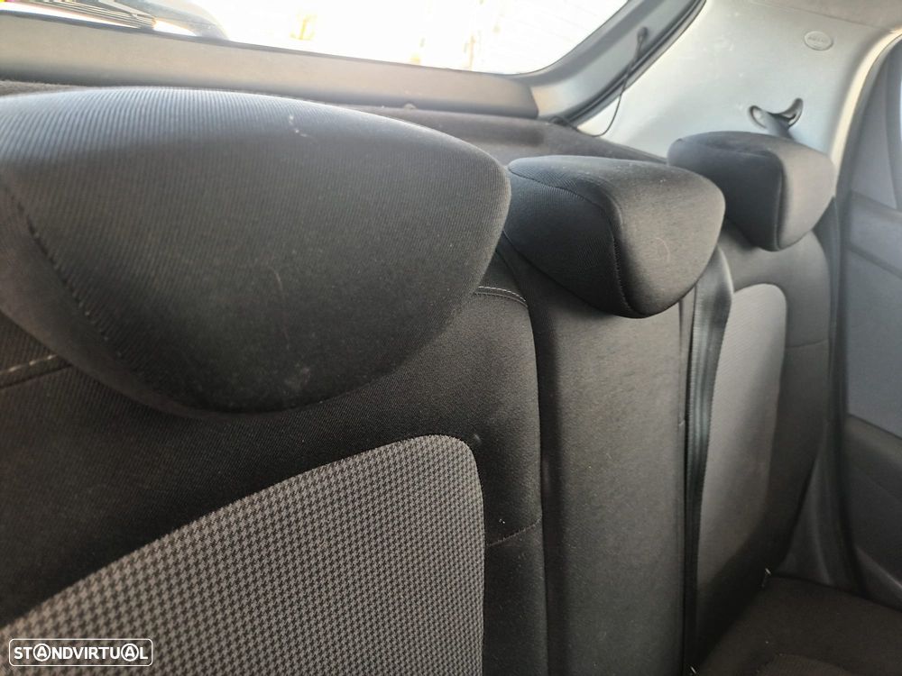 Hyundai i20 - 19