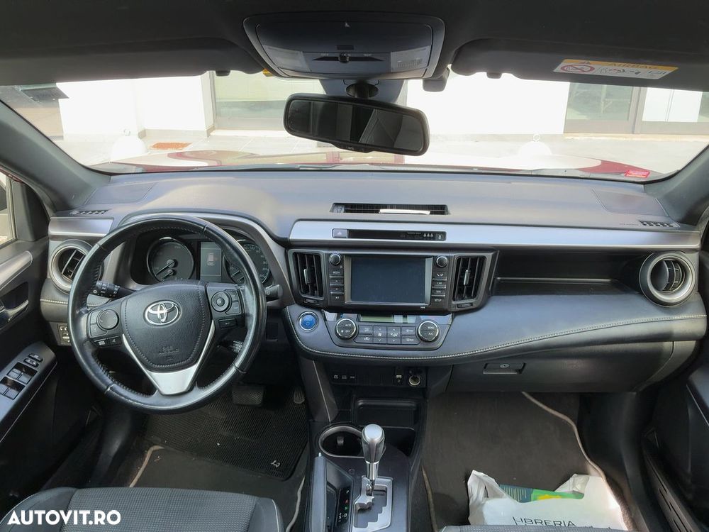 TOYOTA RAV4 2018 — imagine 8