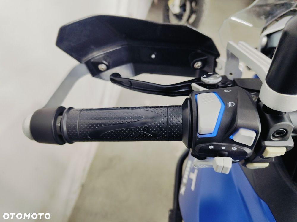 QJMOTOR SRT 800SX - 16
